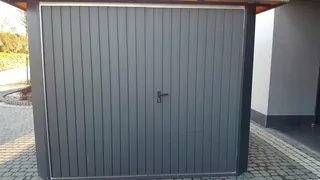 Dvojkrídlové alebo výklopné garážové brány